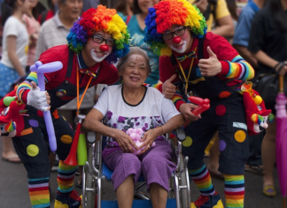 Faça um trabalho voluntário e seja mais feliz!